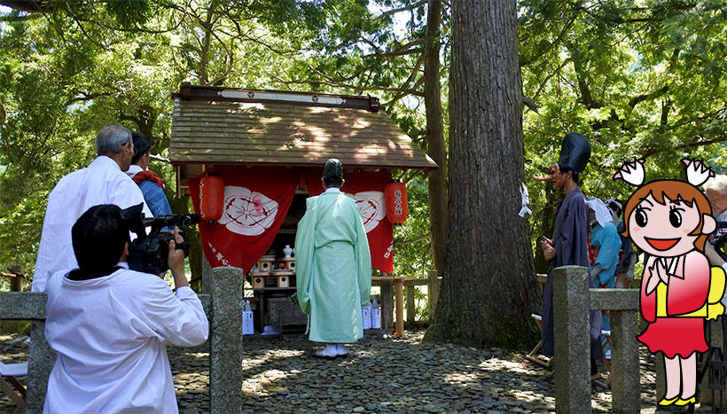 写真：「八坂神社例祭 田歌の神楽」京都府南丹市美山町・八坂神社（7月14日）