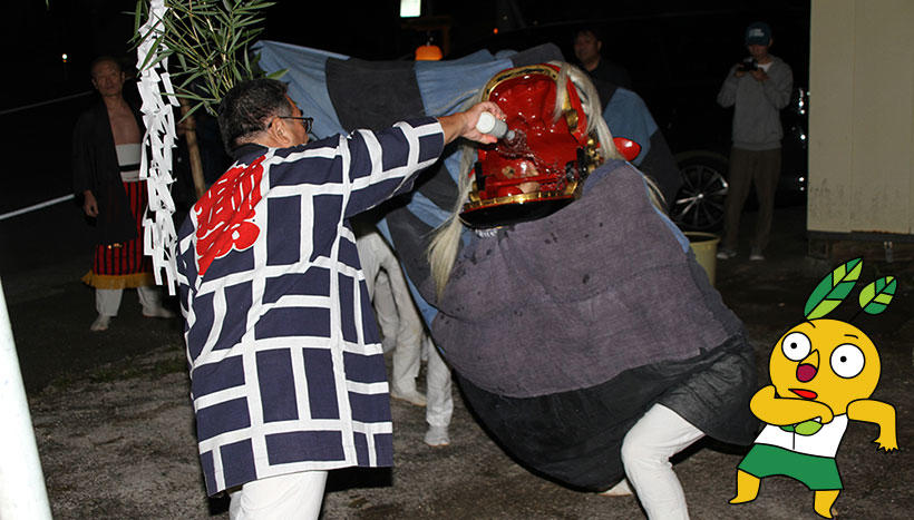 写真：「白子神社例祭 獅子舞」山形県西置賜郡小国町・白子神社（5月3日・9月第2日曜日）