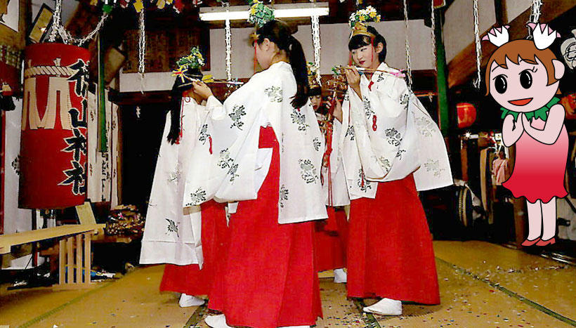 写真：「徳山神楽」静岡県榛原郡川根本町・徳山神社（10月第2日曜日）