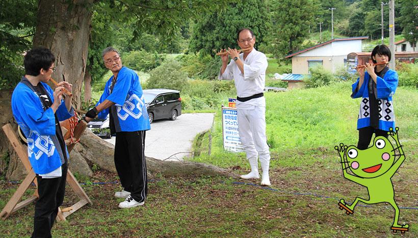 写真：「白子神社例祭 獅子舞」山形県西置賜郡小国町・白子神社（5月3日・9月第2日曜日）