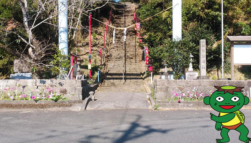 写真：<ruby><rb>月読神社</rb><rt>つきよみじんじゃ</rt></ruby>（鹿児島県鹿屋市串良町有里鎮座）